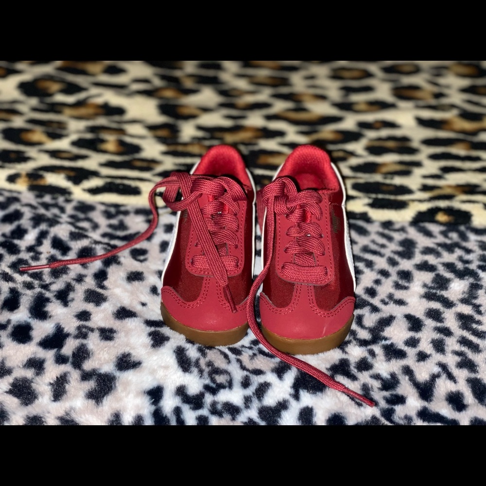 Puma Roma children’s sneakers size 7